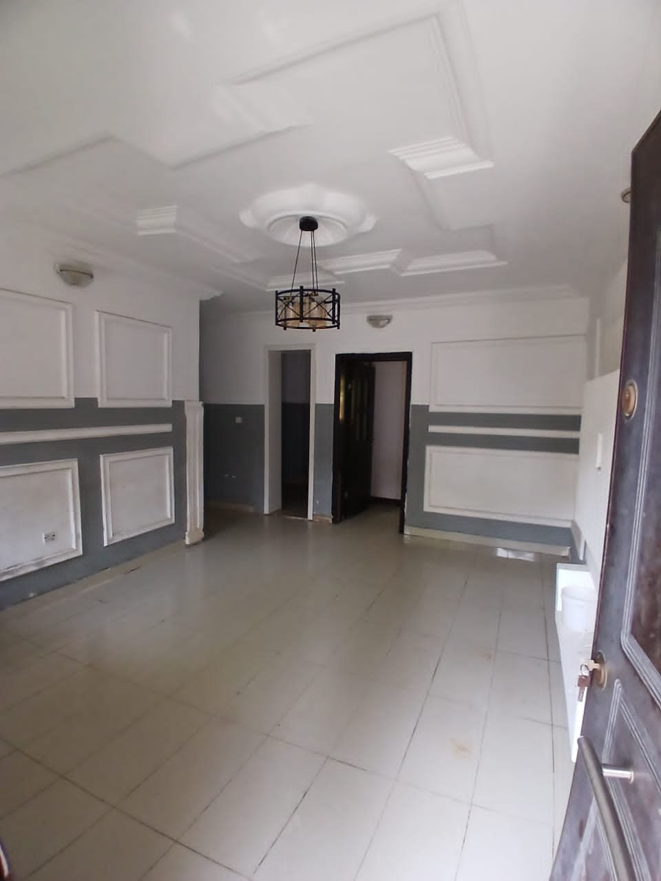 Pre-owned 2bedroom flat in an estate
